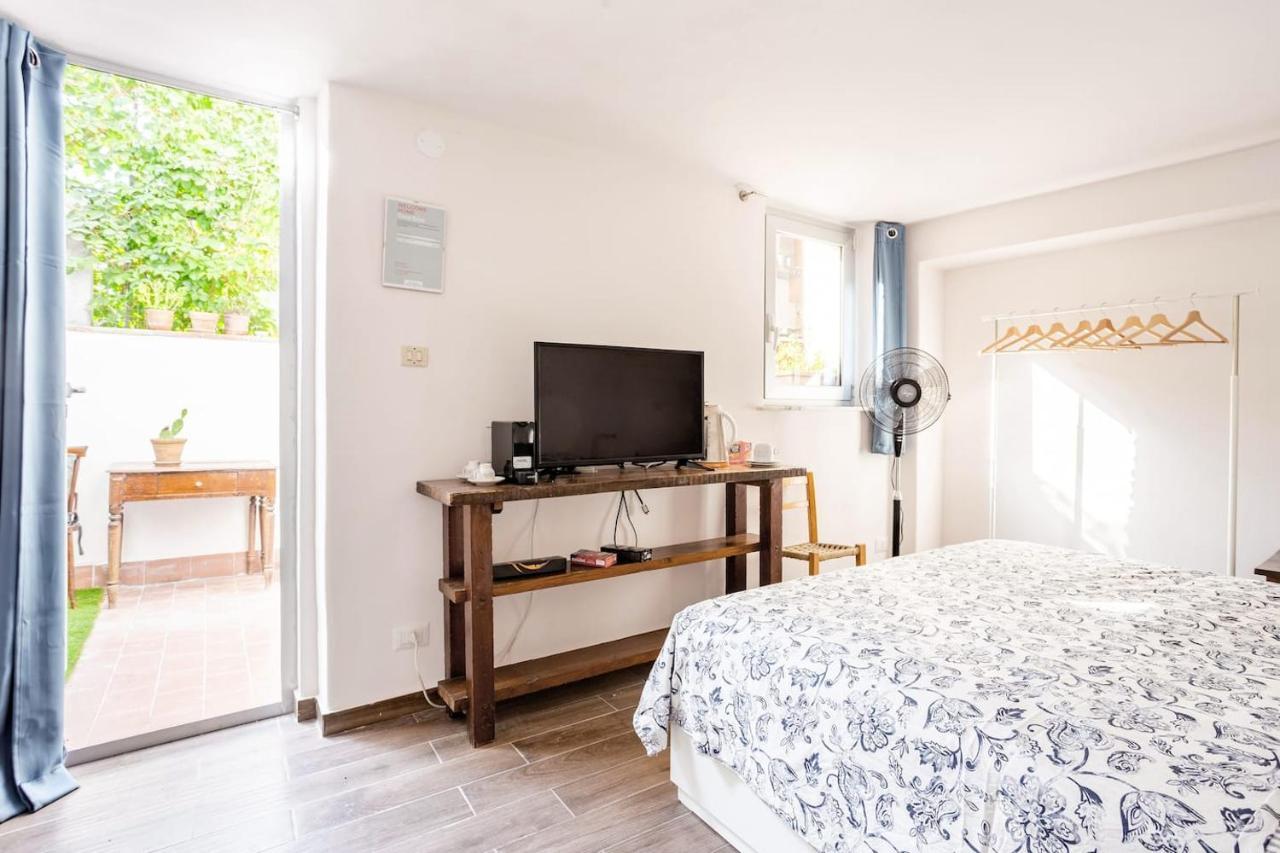Home Rising Sun - Rooms With Private Bathrooms 卡塔尼亚 外观 照片